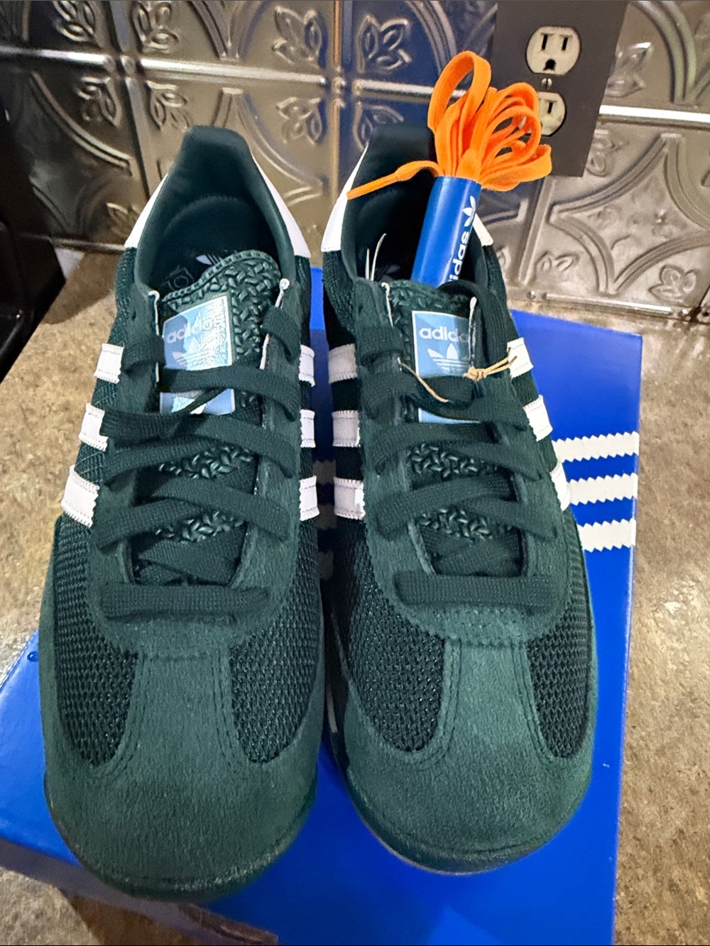 adidas Men’s Dark Green & White Samba-Inspired Sneakers. Fits women's size 7 .